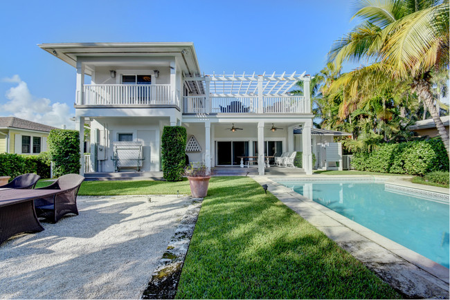 1110 Seaspray Ave in Delray Beach, FL - Building Photo - Building Photo