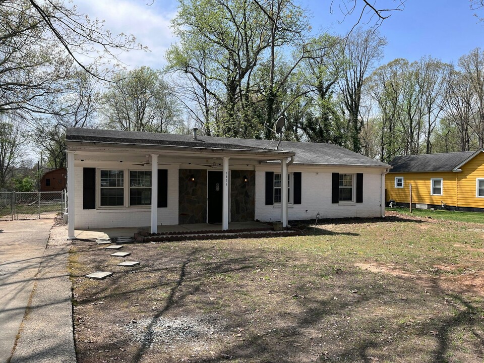 3625 Flint St in Greensboro, NC - Foto de edificio