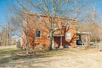 2890 Shelbyville Rd in Shelbyville, KY - Building Photo - Building Photo