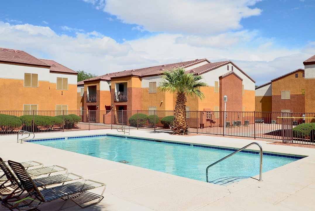 Sunset Palms Apartments in Las Vegas, NV - Building Photo