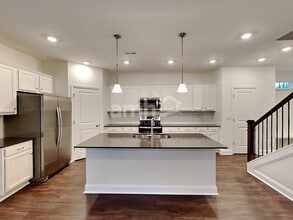 576 Rivermist Dr in Belmont, NC - Foto de edificio - Building Photo