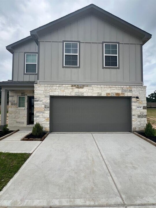 8638 Blueberry Ash St in Magnolia, TX - Building Photo
