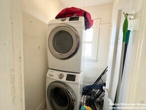 10 Wave Ave, Unit #3 in Boston, MA - Foto de edificio - Building Photo