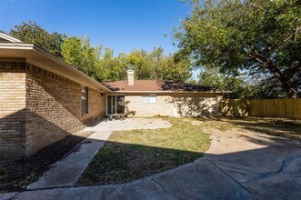 217 Woodhaven Dr in Desoto, TX - Building Photo - Building Photo