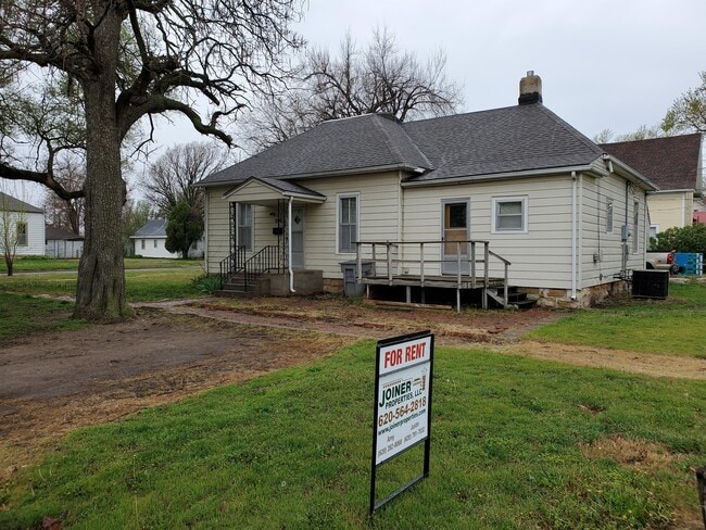 property at 200 N Humbolt Ave