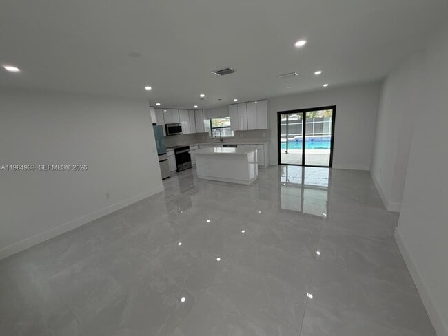 21052 SW 97th Pl in Cutler Bay, FL - Building Photo - Building Photo