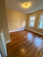 175 Warren St in Newton, MA - Building Photo - Building Photo