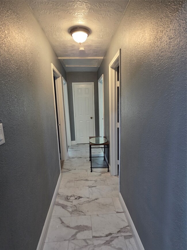 9330 Chesterfield Dr in Houston, TX - Building Photo - Building Photo