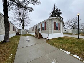 16152 Notre Dame St in Clinton Township, MI - Building Photo - Building Photo