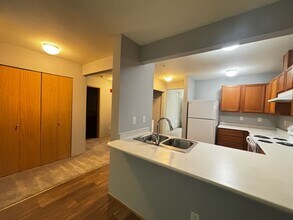 4010 Northwest Ave in Bellingham, WA - Foto de edificio - Building Photo
