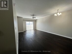 1-201 Chamberlain Crescent in Collingwood, ON - Building Photo - Building Photo