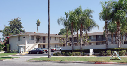 Las Palmas Apartments in Riverside, CA - Building Photo - Building Photo