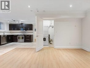 4352 Carolyn Dr in North Vancouver, BC - Building Photo - Building Photo