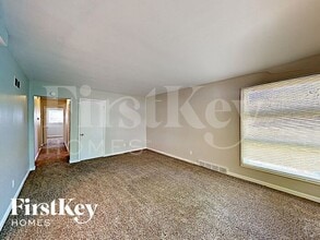945 S Lafayette St in Florissant, MO - Building Photo - Building Photo