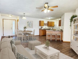 Pembrook Place in Rockford, IL - Building Photo