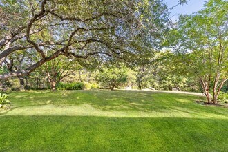 8848 Chalk Knoll Dr in Austin, TX - Building Photo - Building Photo