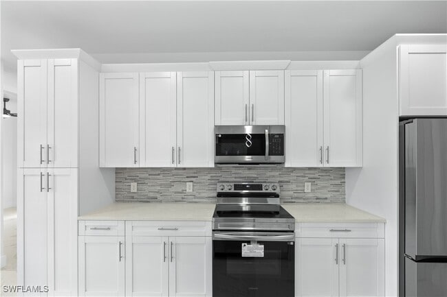 property at 918 Hollister Ave