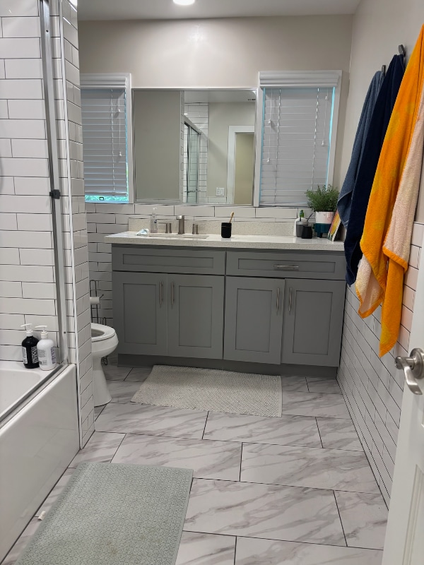 835 N Raymond Ave in Pasadena, CA - Foto de edificio - Building Photo