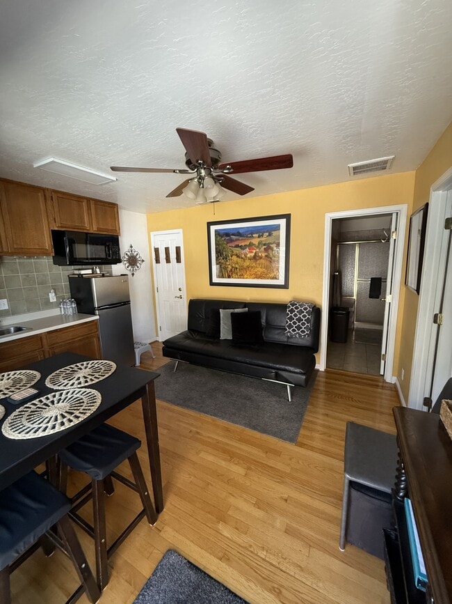 5255 Summit Ave, Unit 5255 Summit Ave