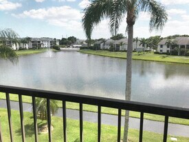 1107 Green Pine Blvd in West Palm Beach, FL - Building Photo