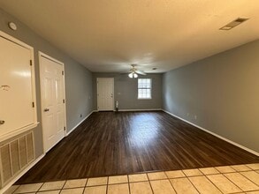 303 Holly St in Russellville, AR - Building Photo - Building Photo