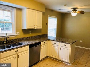 15860 Montview Dr in Montclair, VA - Building Photo - Building Photo