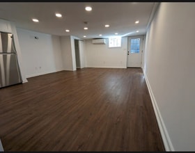 738 11th St NE, Unit 3 in Washington, DC - Foto de edificio - Building Photo