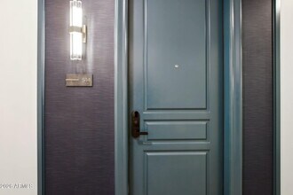 4240 E Camelback Rd in Phoenix, AZ - Building Photo - Building Photo