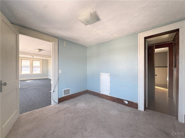 property at 715 Lansing St