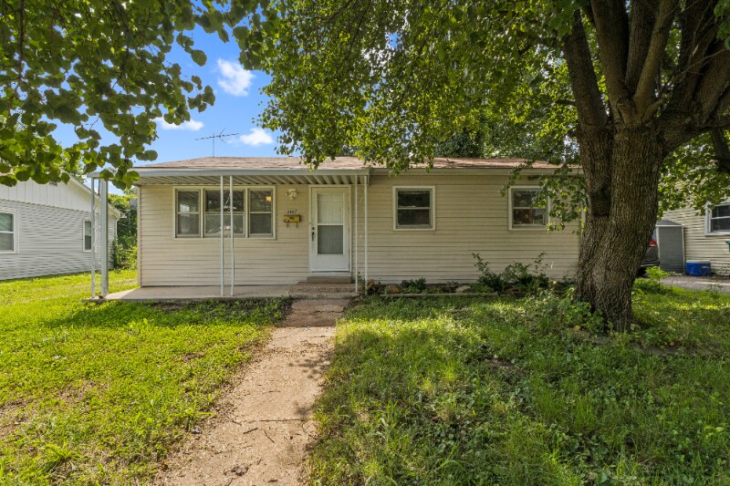 3407 Barber St in Sauget, IL - Building Photo