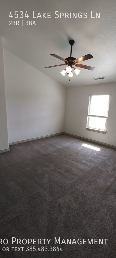 4534 Lake Springs Ln in Millcreek, UT - Building Photo - Building Photo