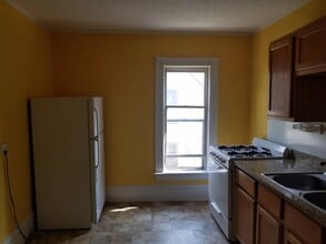 161 Union Ave NE, Unit Apt 2 in Grand Rapids, MI - Foto de edificio - Building Photo