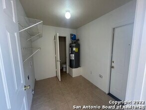 11247 Terra Loop Rd in San Antonio, TX - Building Photo - Building Photo