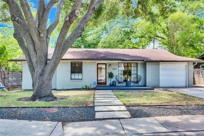 2506 East Side Dr in Austin, TX - Building Photo - Building Photo