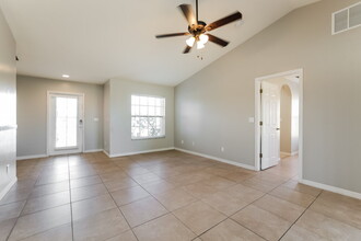 1402 SW 39th Terrace in Cape Coral, FL - Building Photo - Building Photo