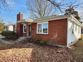 1950 S Collinson Ave in Springfield, MO - Building Photo