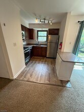 606 Nottingham Way in Flemington, NJ - Building Photo - Building Photo