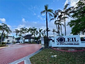 9711 Fontainebleau Blvd in Miami, FL - Building Photo
