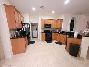 10457 Materita Dr in Ft. Myers, FL - Building Photo - Building Photo
