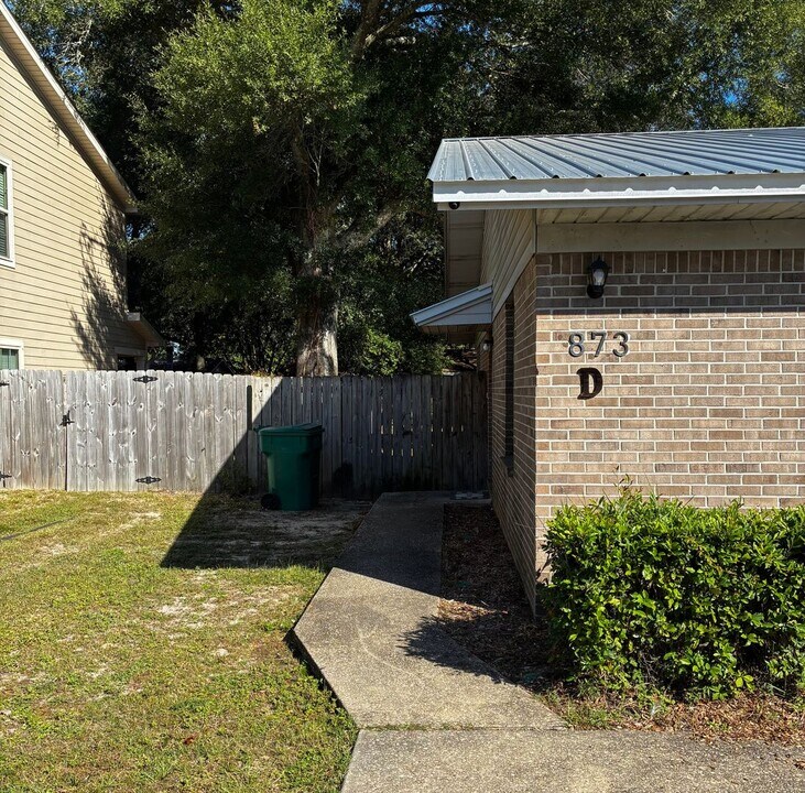 873 Fairview Dr in Fort Walton Beach, FL - Building Photo
