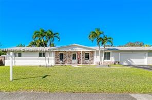 10600 SW 80th Ct in Miami, FL - Building Photo
