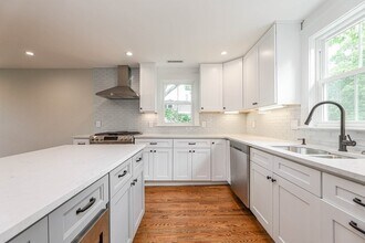 52 Maple St in Boston, MA - Building Photo - Building Photo