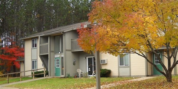 Westside Junction Apartments in Kalkaska, MI - Foto de edificio