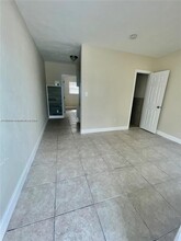 4404 SW 22nd St-Unit -1-8 in West Park, FL - Foto de edificio - Building Photo