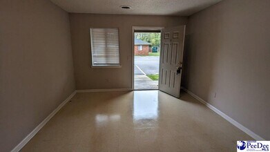 155 N Franklin Dr in Florence, SC - Foto de edificio - Building Photo