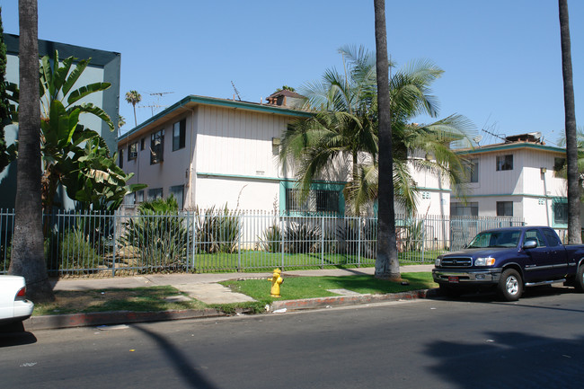 957-961 S Westmoreland Ave in Los Angeles, CA - Foto de edificio - Building Photo