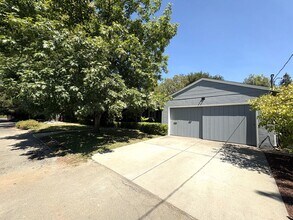 1735 Holly Ave in Menlo Park, CA - Building Photo - Building Photo