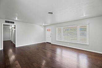 3520 42nd St in Lubbock, TX - Foto de edificio - Building Photo