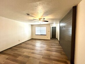 3804 SE Dorchester Dr in Lawton, OK - Building Photo - Building Photo