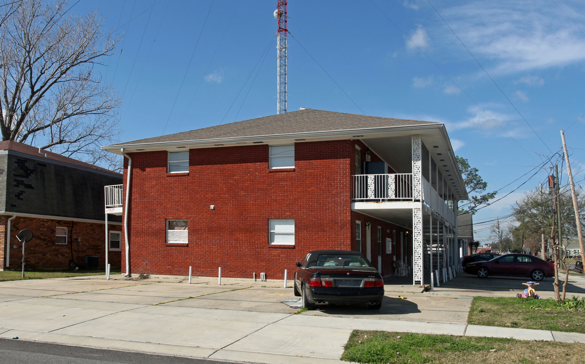 312 E Celestine St in Chalmette, LA - Foto de edificio